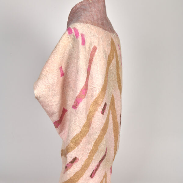 Elise Campbell, "The Babe Wrap", hand-dyed silk habotai, merino wool, silk fibre, hemp, 200 x 100cm, 2020